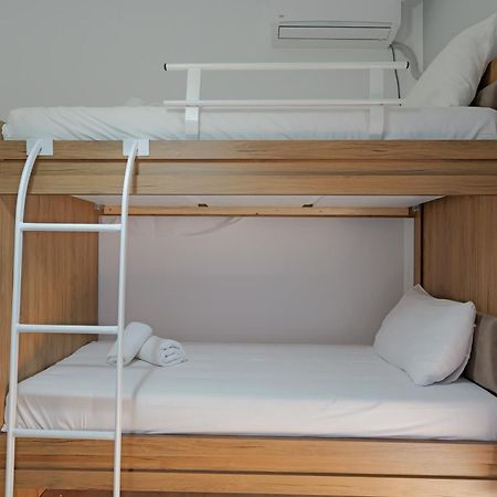 Hotel Holiday Sarandë Esterno foto