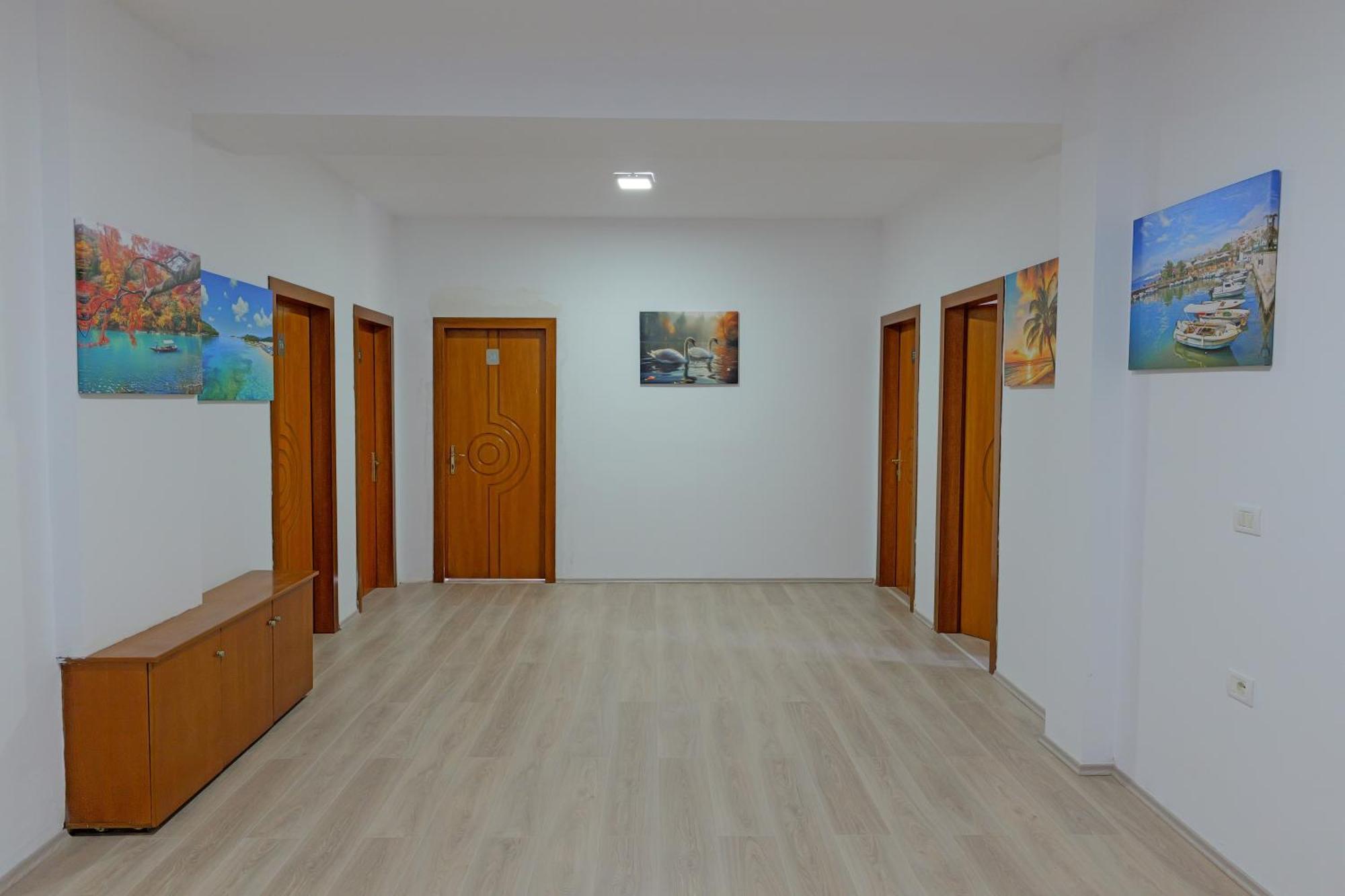 Hotel Holiday Sarandë Esterno foto