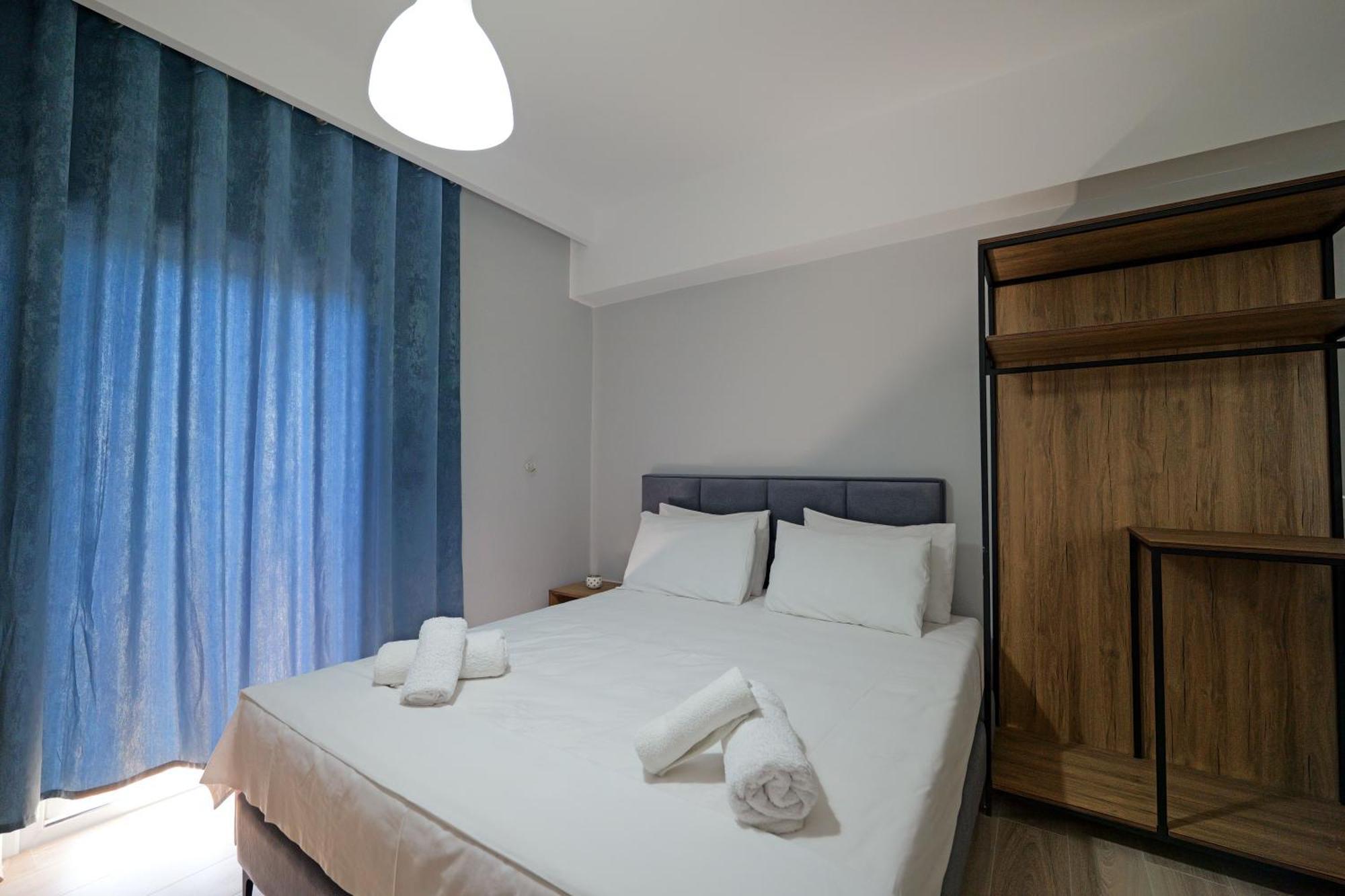 Hotel Holiday Sarandë Esterno foto