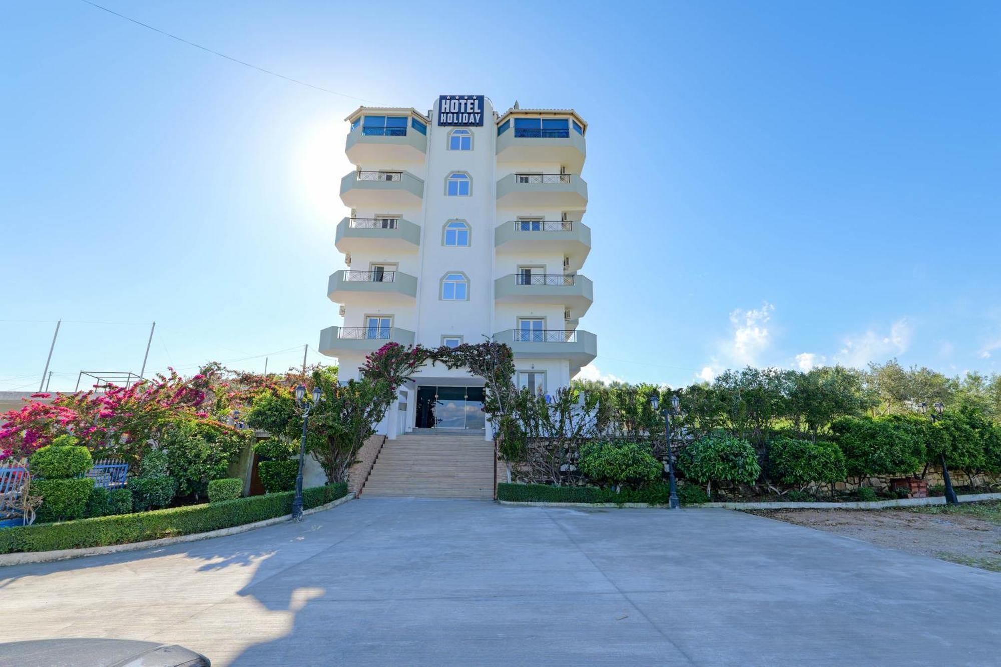 Hotel Holiday Sarandë Esterno foto