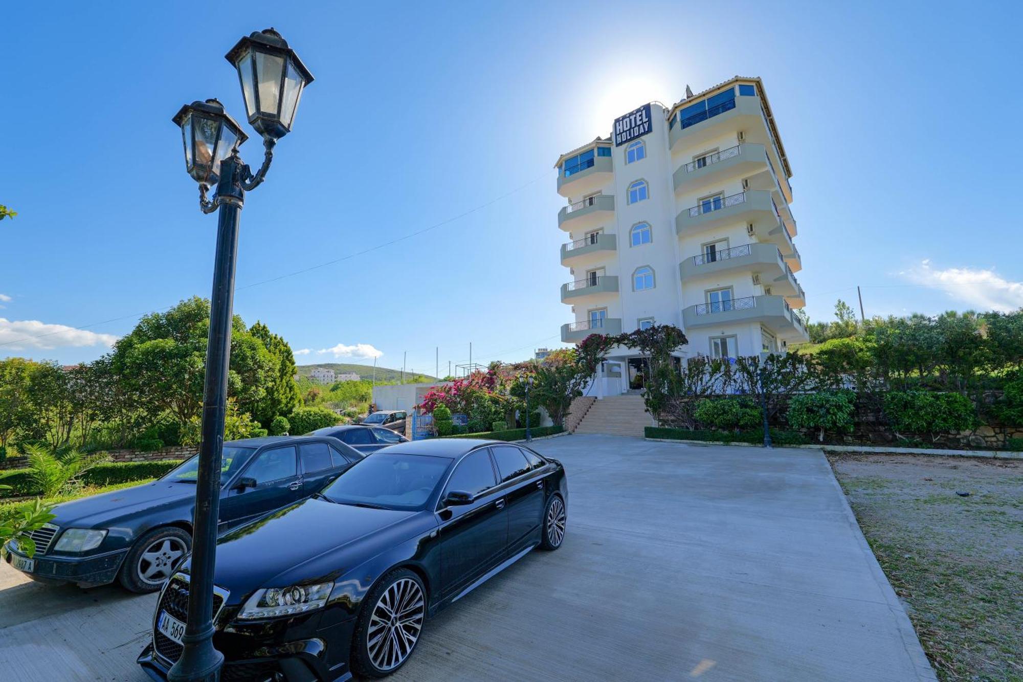 Hotel Holiday Sarandë Esterno foto