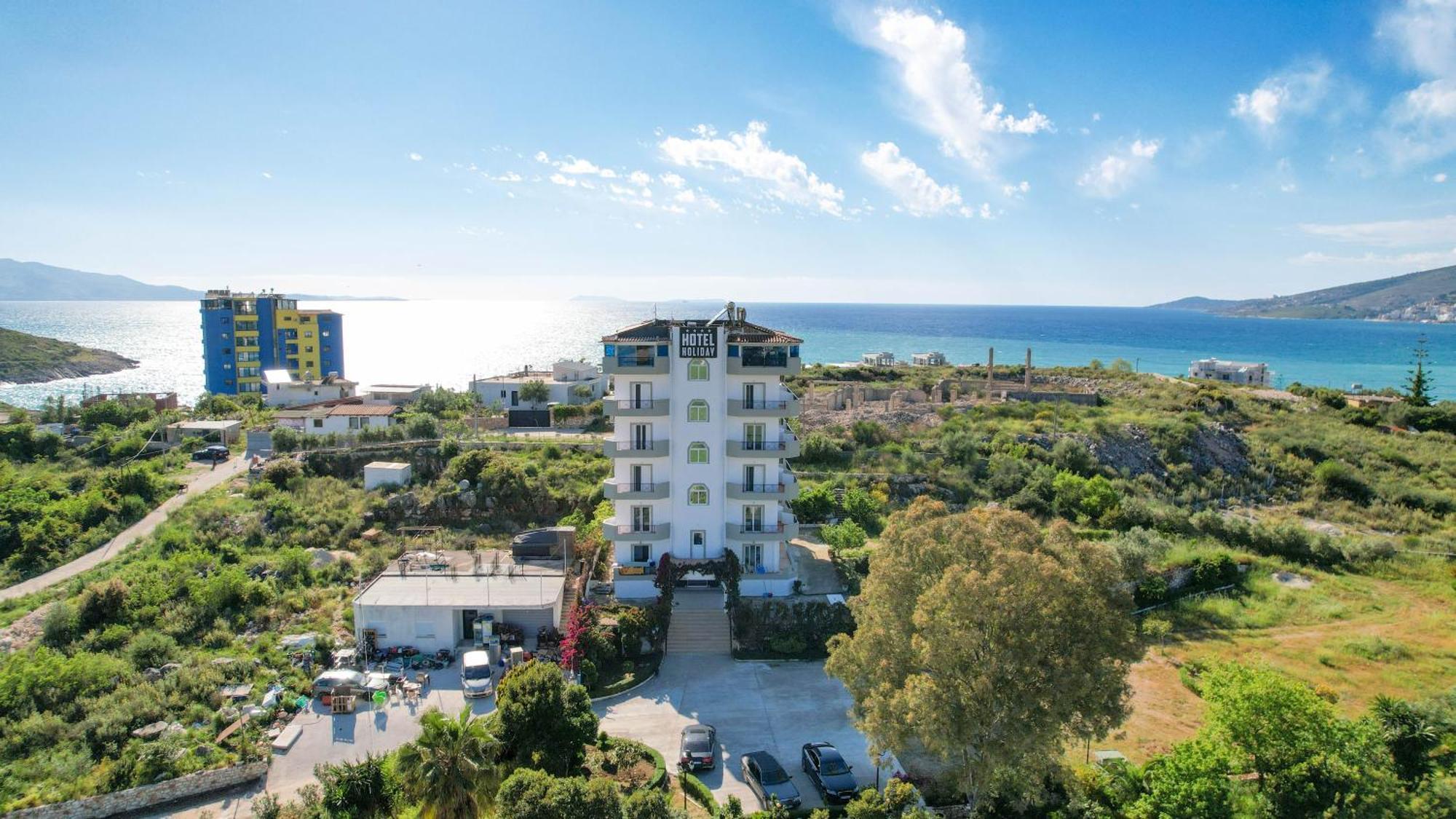 Hotel Holiday Sarandë Esterno foto