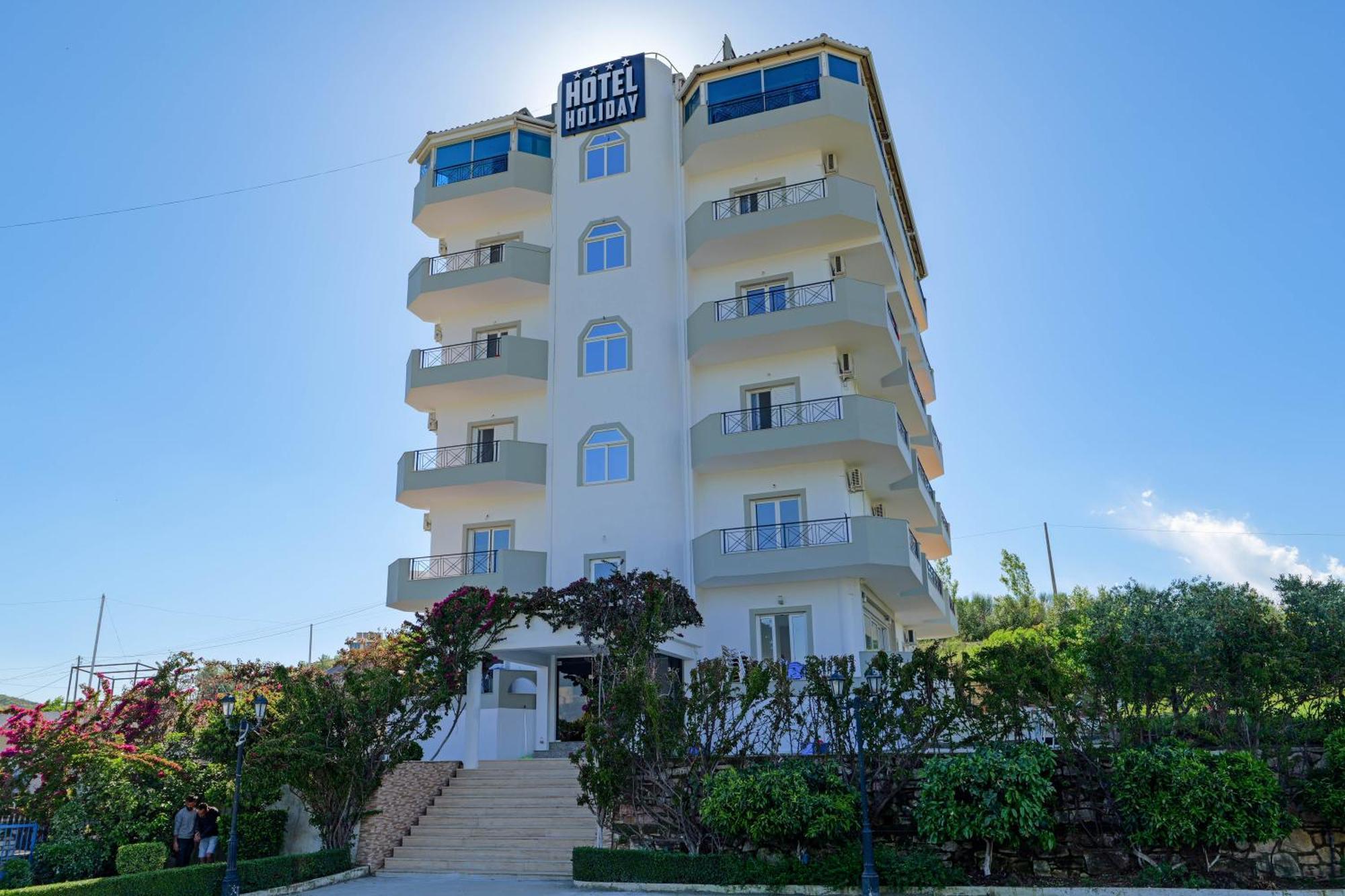 Hotel Holiday Sarandë Esterno foto