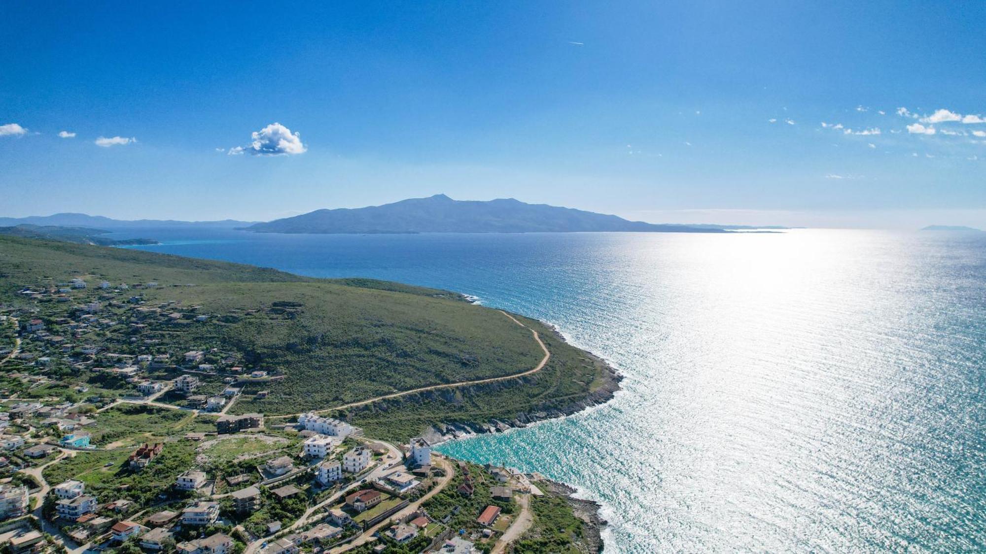 Hotel Holiday Sarandë Esterno foto