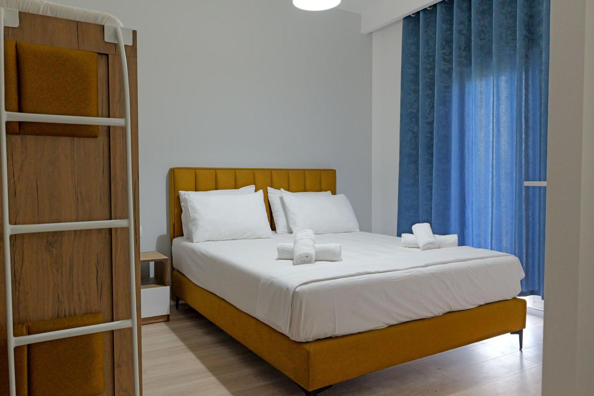 Hotel Holiday Sarandë Esterno foto